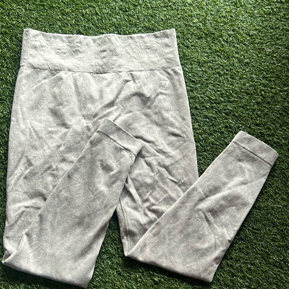 Gymshark Adapt Animal Butterfly Seamless Legging’s Size Medium